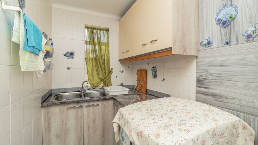 4 Bedroom Property for Sale in Bodorp Western Cape